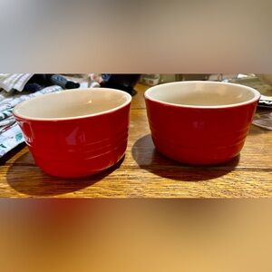 Le Creuset Red Ribbed French Ramikins(small baking dishes).  NWOT.  4.25x 2.75EC